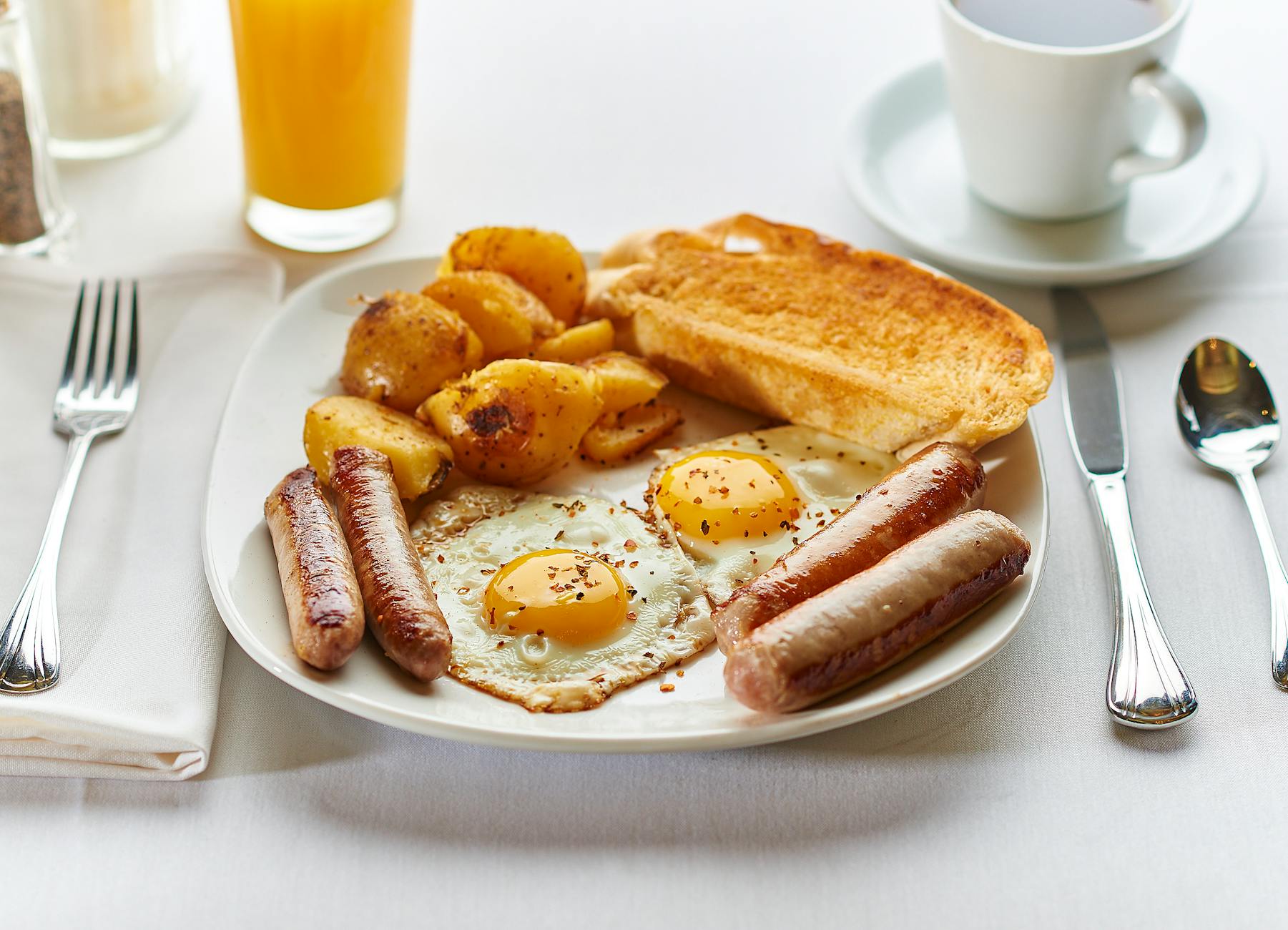 A traditional full English breakfast plate served at a Cornwall bed and breakfast