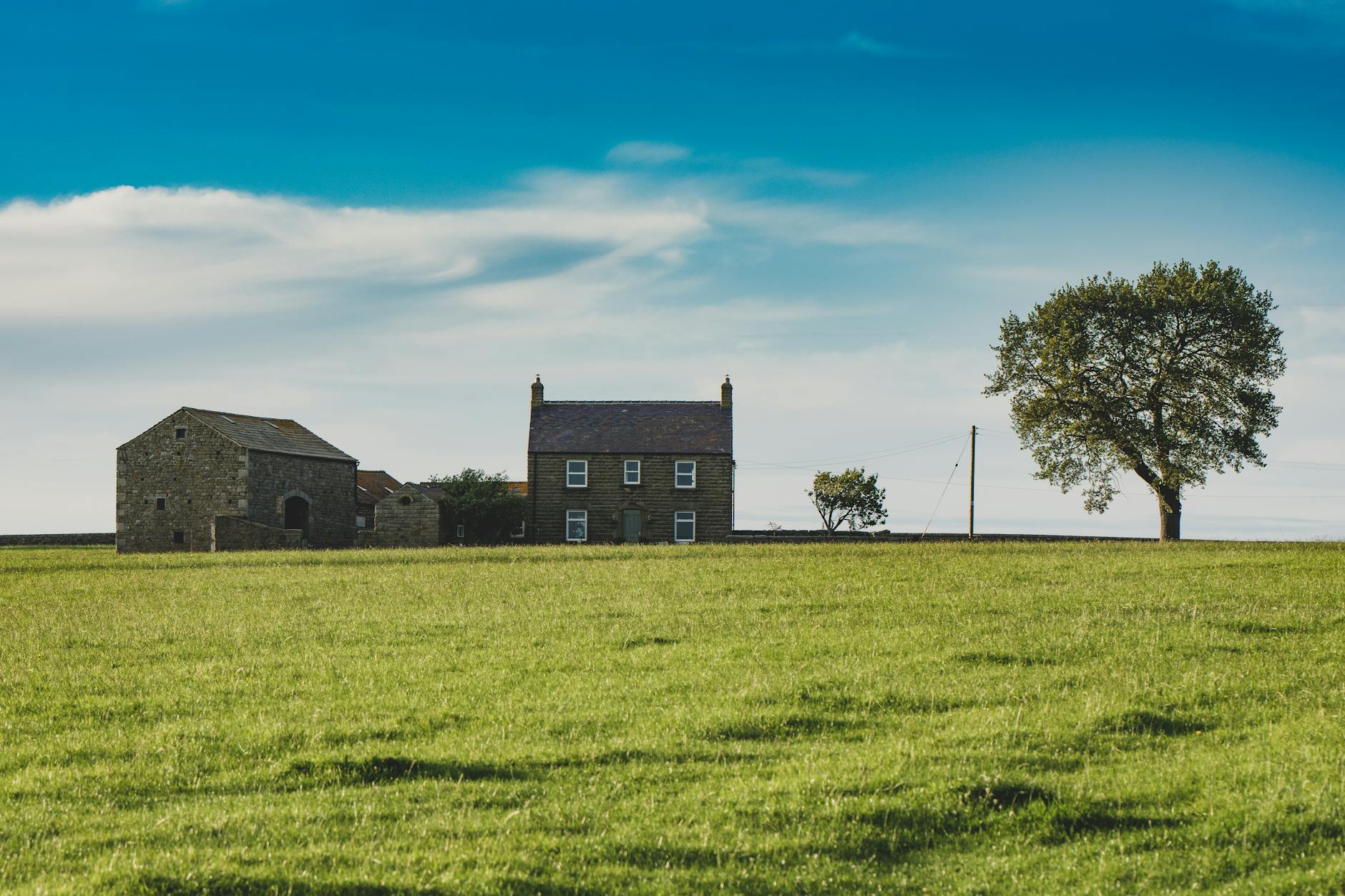 A traditional Cornwall countryside farmhouse offering bed and breakfast accommodation