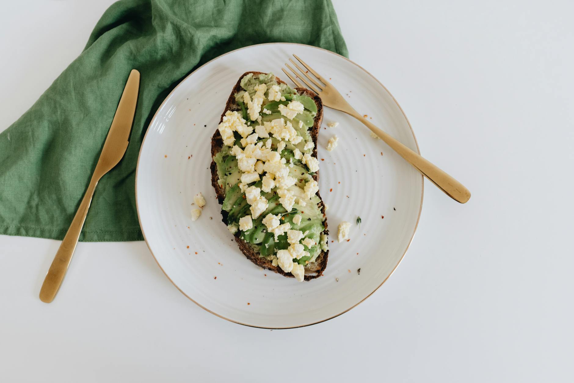 vegan restaurants Cornwall - avocado toast brunch plate